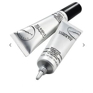 $43 4 available M.A.C STUDIO FIX 12HR SHINE-CONTROL PRIMER